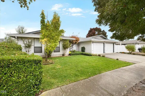 1249 La Loma DR, Medford, OR 97504
