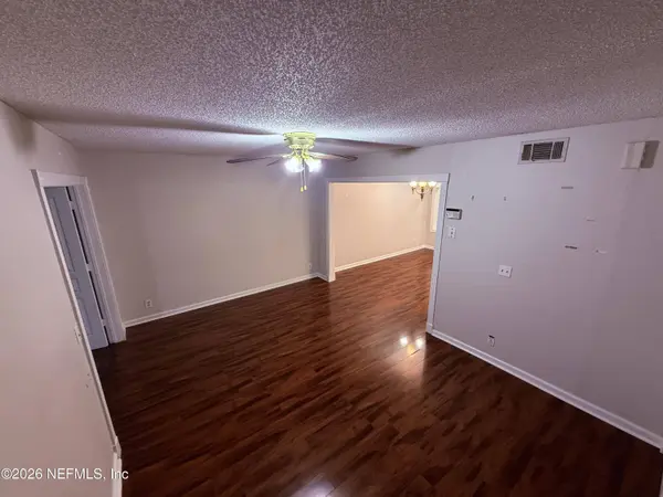 8323 CENTURY POINT DR N, Jacksonville, FL 32216