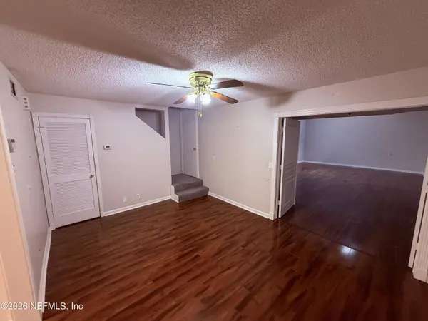 8323 CENTURY POINT DR N, Jacksonville, FL 32216