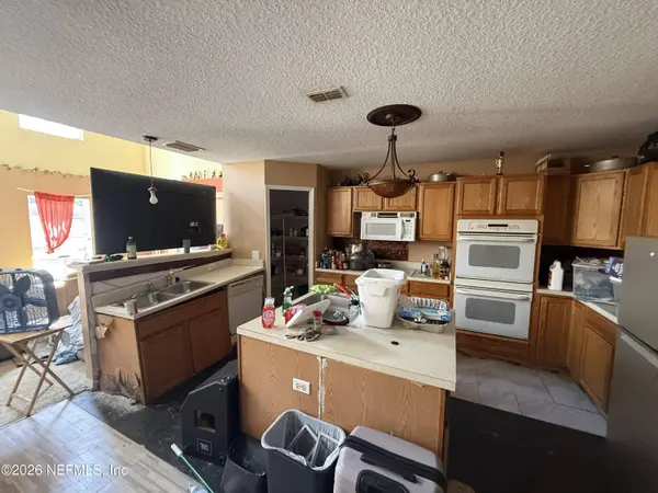 8772 MERSEYSIDE AVE, Jacksonville, FL 32219