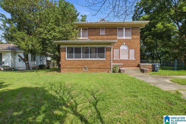 120 TUSCALOOSA AVENUE SW