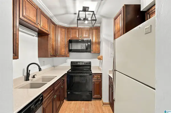 2401 ARLINGTON CRESCENT #A, Birmingham, AL 35205