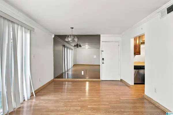 2401 ARLINGTON CRESCENT #A, Birmingham, AL 35205