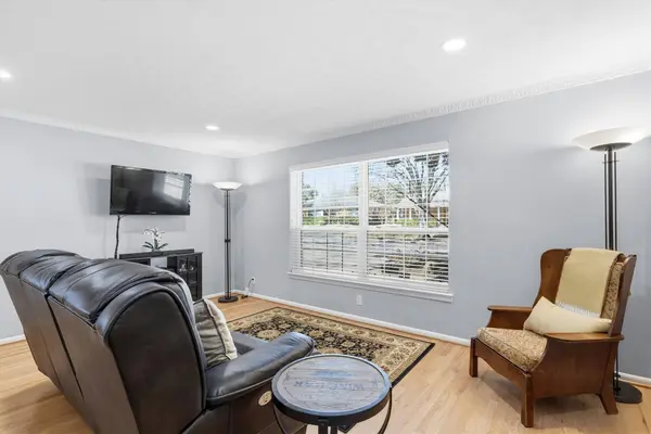 6256 Saratoga CIR, Dallas, TX 75214