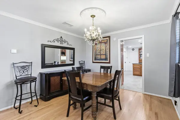 6256 Saratoga CIR, Dallas, TX 75214