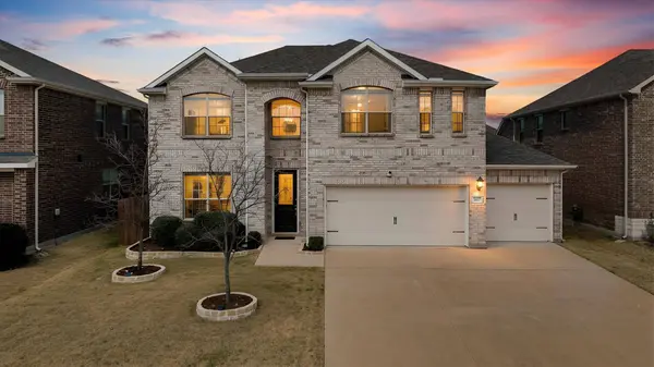 1617 Berry Ridge TRL, Aubrey, TX 76227