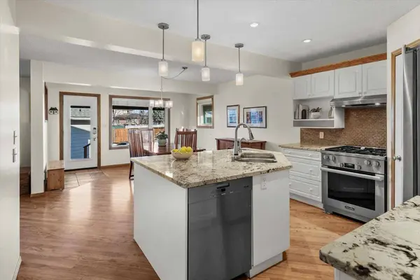 31 River Rock MNR SE, Calgary, AB T2C 4J3