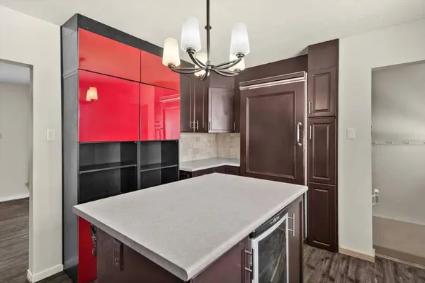 3527 42 ST SW, Calgary, AB T3E 2M7