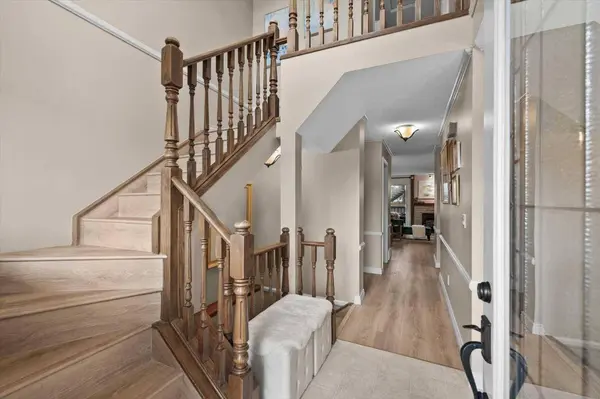 834 2 AVE NW #6, Calgary, AB T2N 0E5