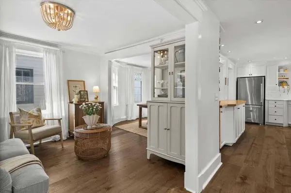 809 15 ST NW, Calgary, AB T2N 2B3