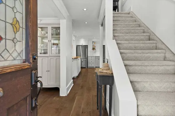 809 15 ST NW, Calgary, AB T2N 2B3