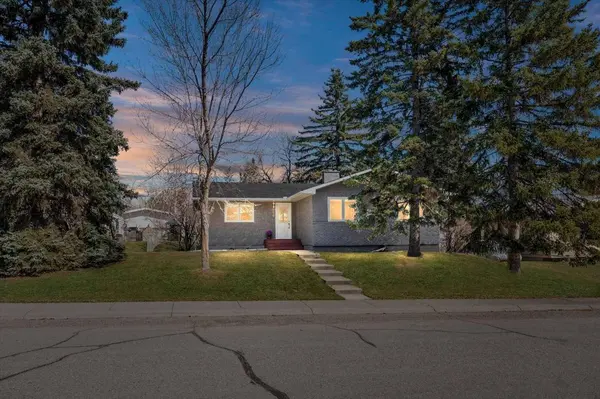 20 Brampton CRES SW, Calgary, AB T2W 0Y4