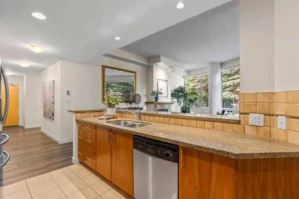 1088 6 AVE SW #102, Calgary, AB T2P 5N3
