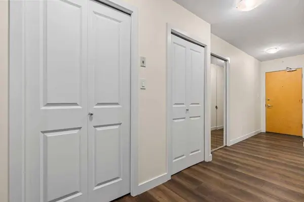 1088 6 AVE SW #102, Calgary, AB T2P 5N3