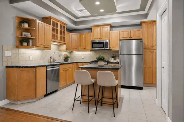 1315 12 AVE SW #407, Calgary, AB T3C 0P6