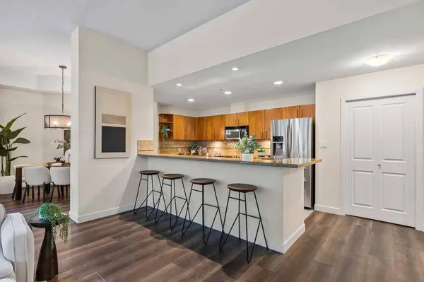 1088 6 AVE SW #102, Calgary, AB T2P 5N3
