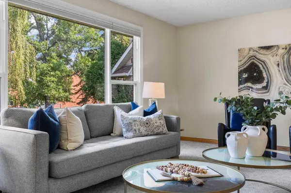 92 Canova RD SW, Calgary, AB T2W 2A7