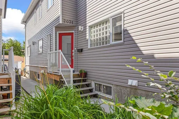 2031 2 AVE NW, Calgary, AB T2N 0G2