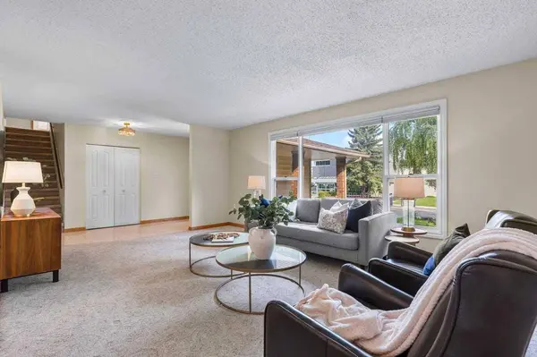 92 Canova RD SW, Calgary, AB T2W 2A7