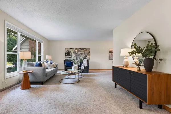 92 Canova RD SW, Calgary, AB T2W 2A7