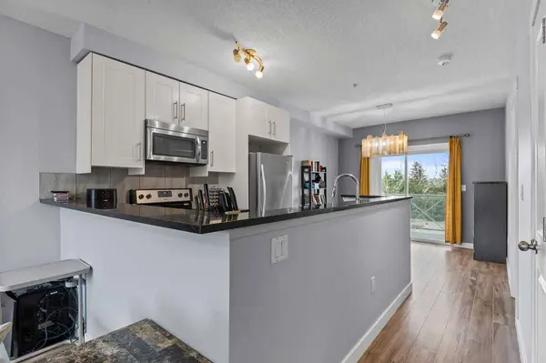 1540 17 AVE SW #304, Calgary, AB T2T 0C8