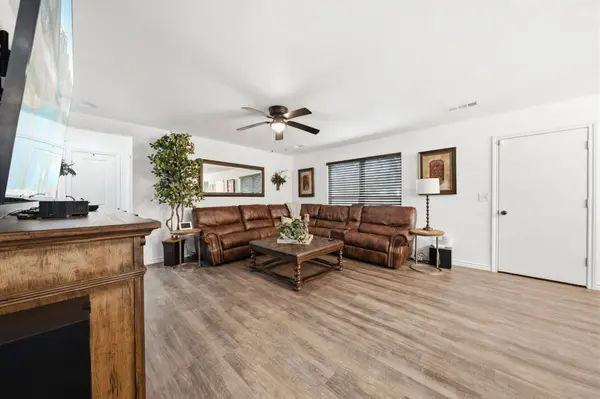 100 Hoover AVE, Whitney, TX 76692