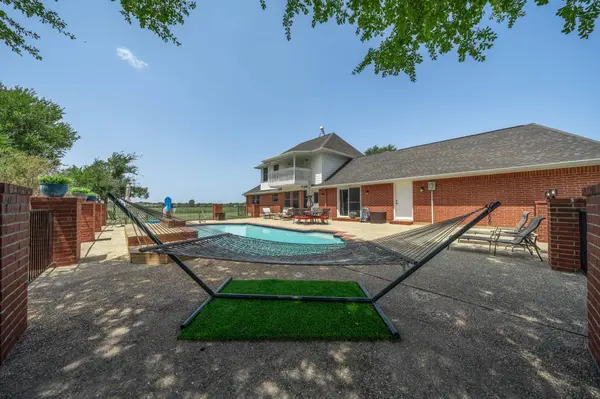 900 E Chad ST, Whitney, TX 76692