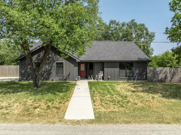 100 Hoover AVE, Whitney, TX 76692