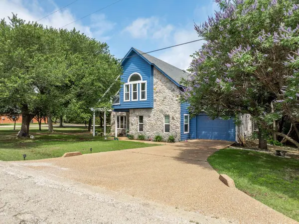 45145 Fringewood DR, Whitney, TX 76692