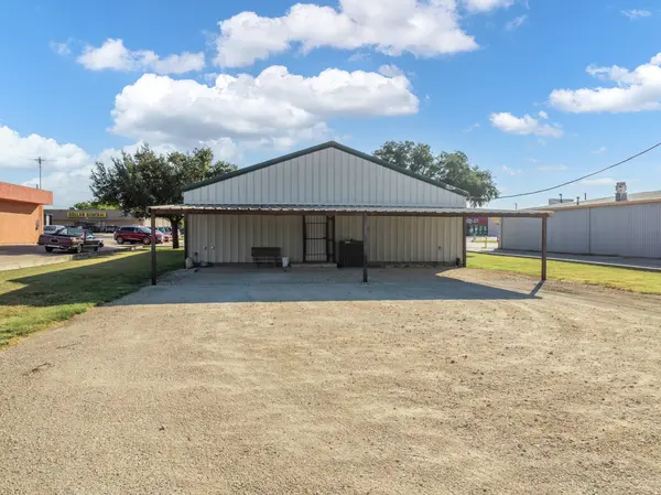 1225 N Brazos ST N, Whitney, TX 76692