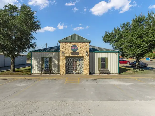 1225 N Brazos ST N, Whitney, TX 76692