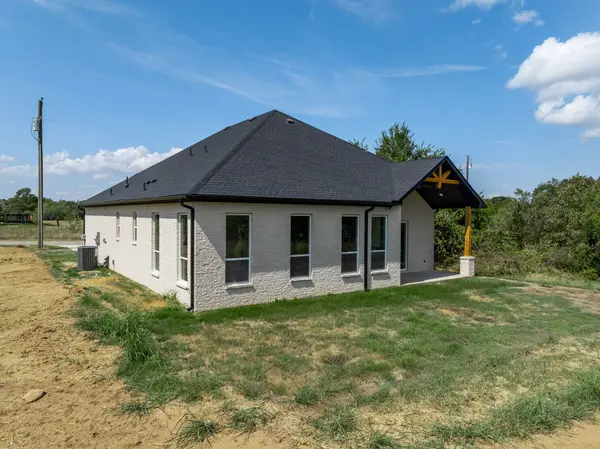 27155 Whispering Meadow DR, Whitney, TX 76692