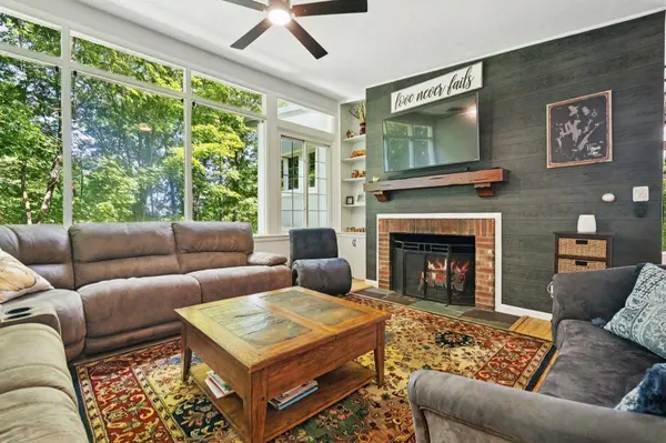 15 Juniper HL, Claremont, NH 03743