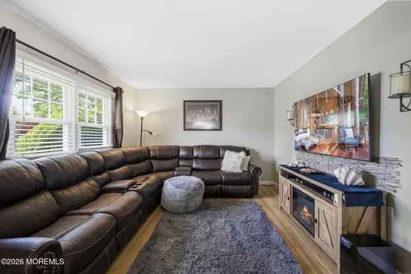 44 Bromley Place, Bloomfield, NJ 07003