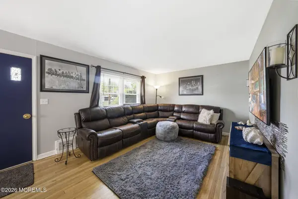 44 Bromley Place, Bloomfield, NJ 07003