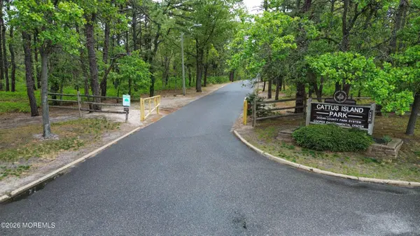 1167 Cattus Island Boulevard, Toms River, NJ 08753