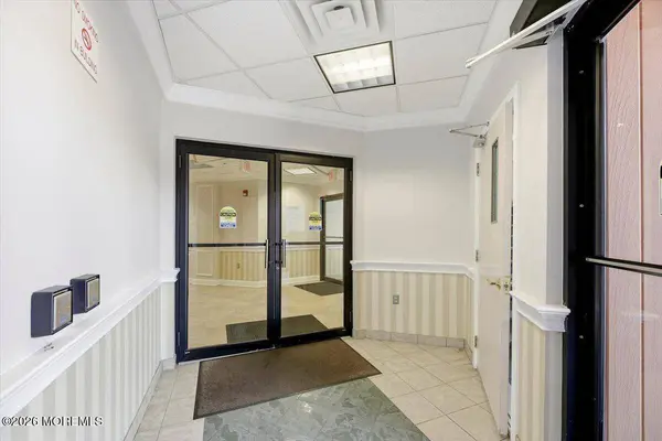 802 W Park Avenue #221, Ocean Twp, NJ 07712