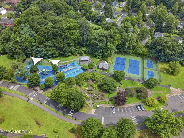 35 Lakeview Place, Verona, NJ 07044