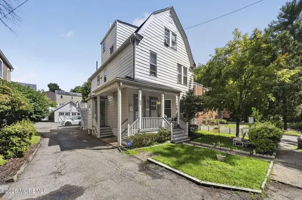 35 Lakeview Place, Verona, NJ 07044