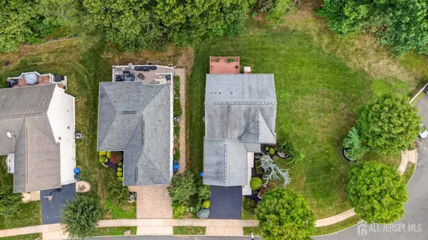 2 Palisades Rd, Old Bridge, NJ 08857