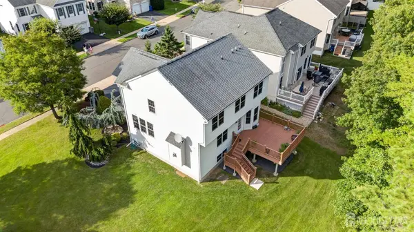 2 Palisades Rd, Old Bridge, NJ 08857