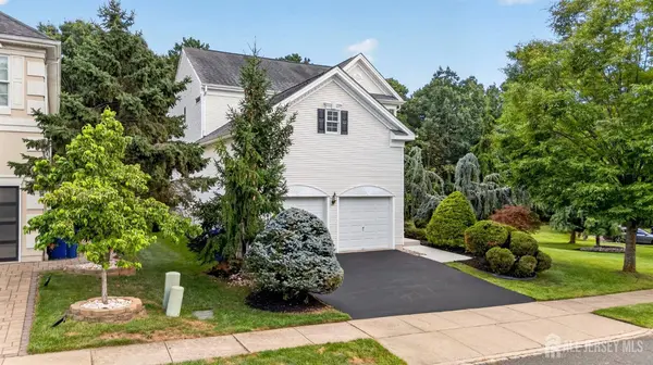 2 Palisades Rd, Old Bridge, NJ 08857
