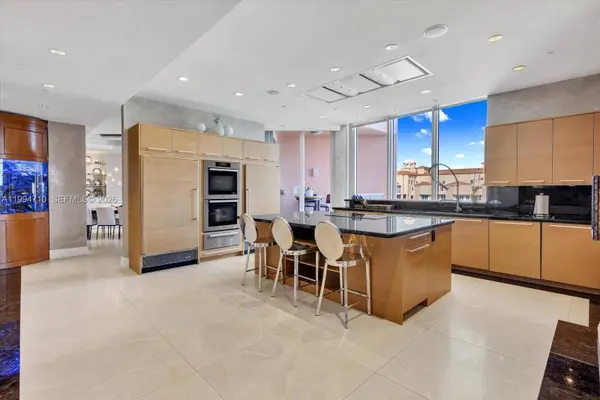 60 Edgewater Dr #TS-A, Coral Gables, FL 33133