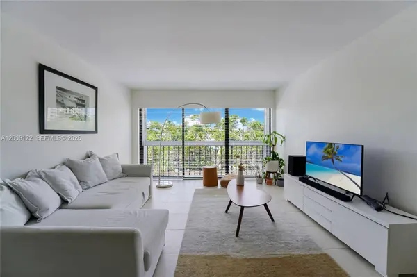 255 Galen Dr #3E, Key Biscayne, FL 33149