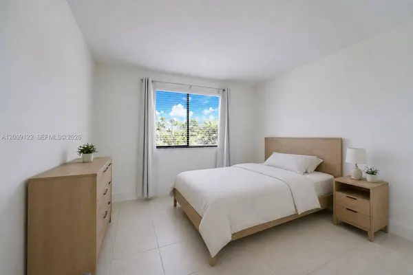 255 Galen Dr #3E, Key Biscayne, FL 33149