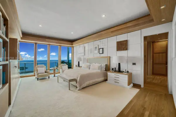 2627 S Bayshore Dr #3201, Miami, FL 33133