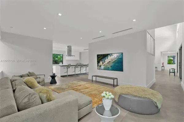 10 Samana Dr, Miami, FL 33133