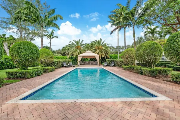 7345 SW 152nd St, Palmetto Bay, FL 33157