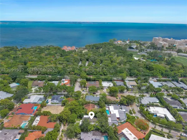 10 Samana Dr, Miami, FL 33133