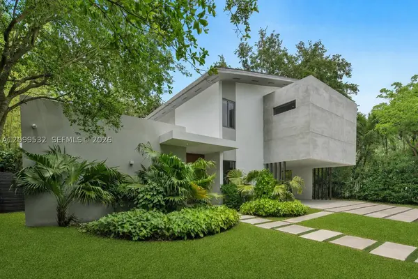 10 Samana Dr, Miami, FL 33133